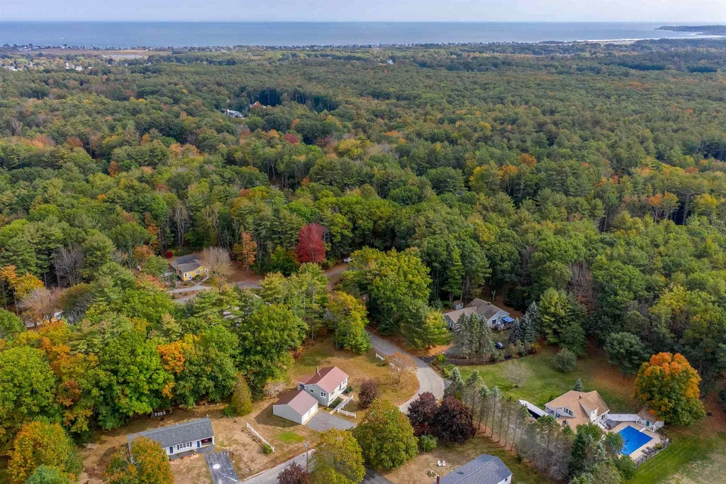 85 Charlie Loop Wells ME 04090