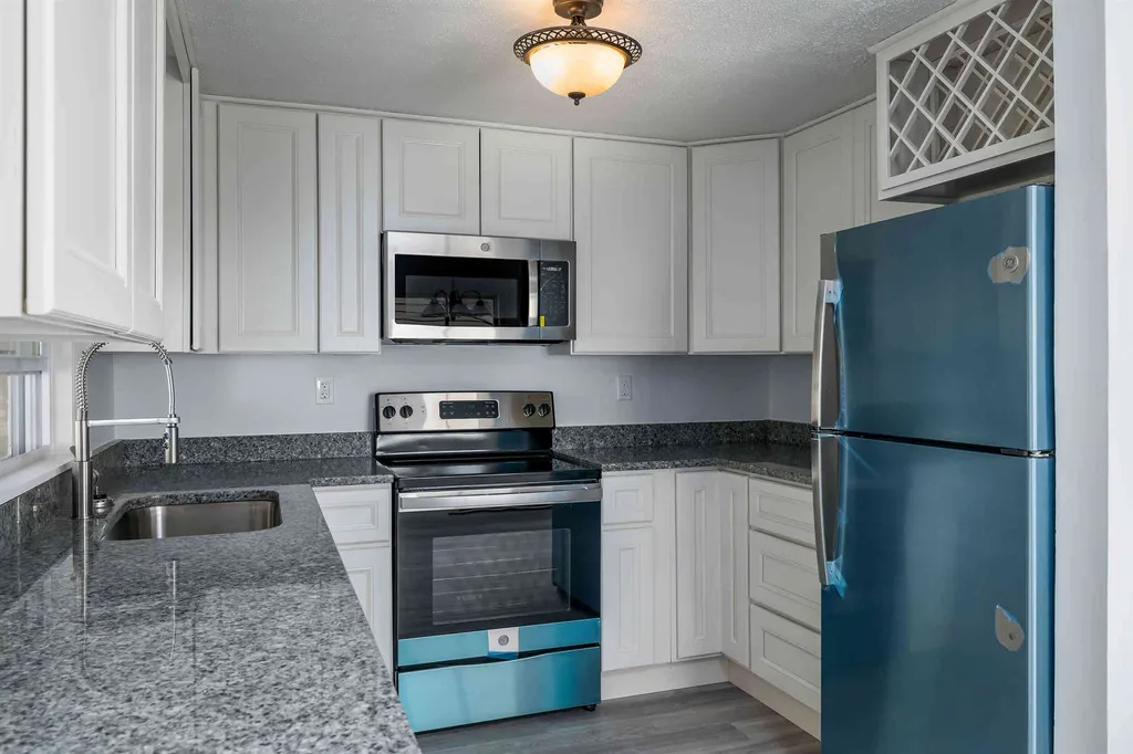 85 Charlie Loop Wells ME 04090