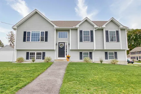 8 Chestnut Street Hudson NH 03051