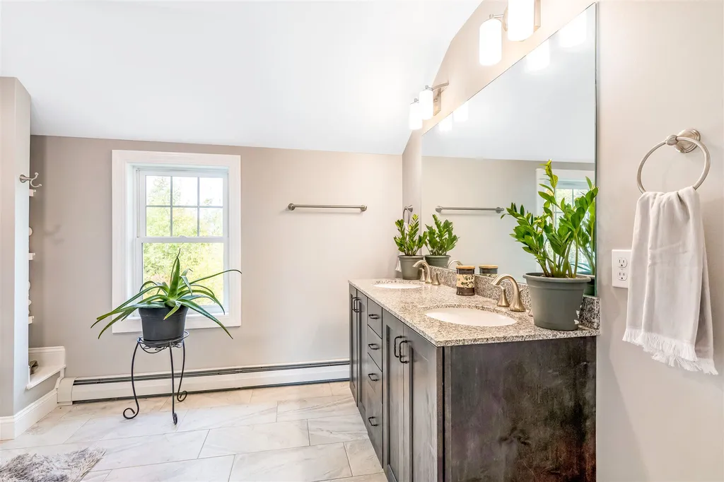 53 Seward Road Colchester VT 05446
