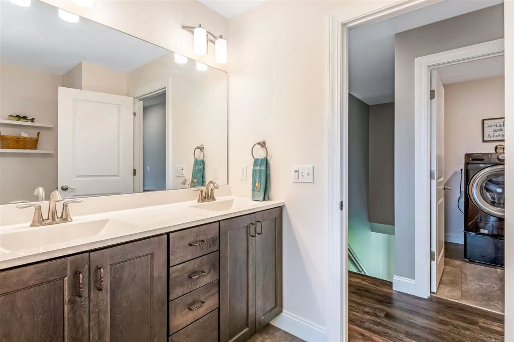 53 Seward Road Colchester VT 05446