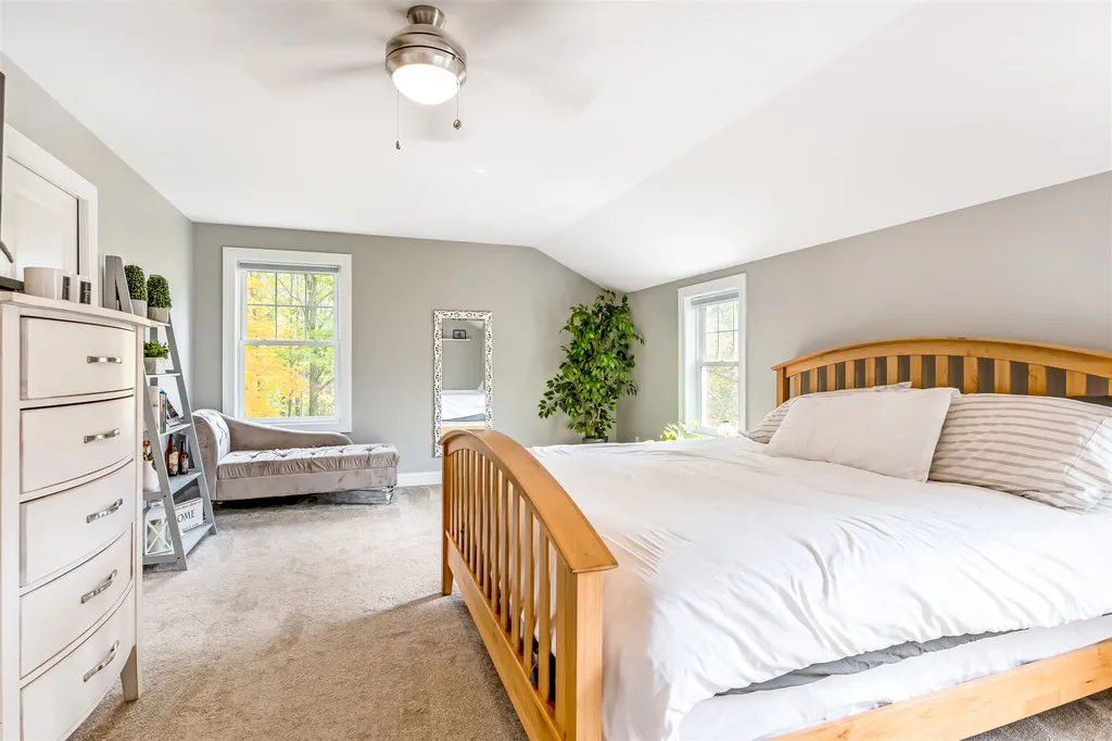 53 Seward Road Colchester VT 05446