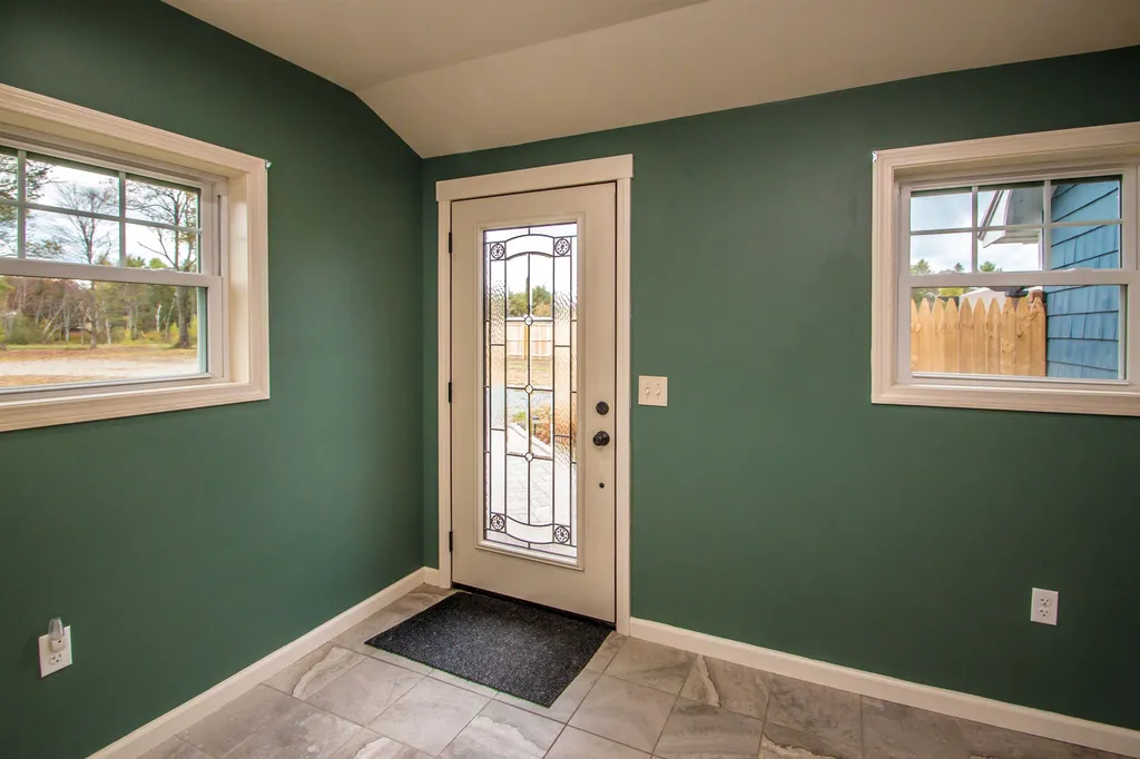 25 Kilkenny Street Lancaster NH 03584