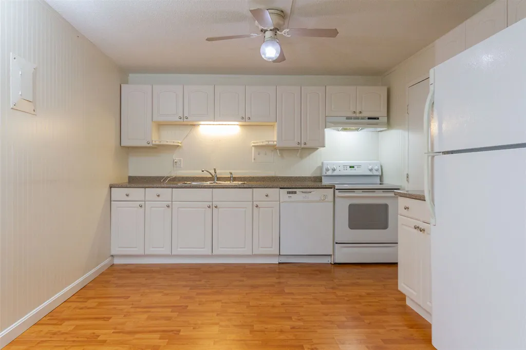 3 Silvestri Circle Derry NH 03038