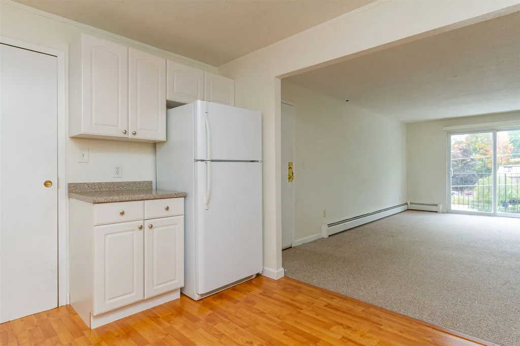 3 Silvestri Circle Derry NH 03038