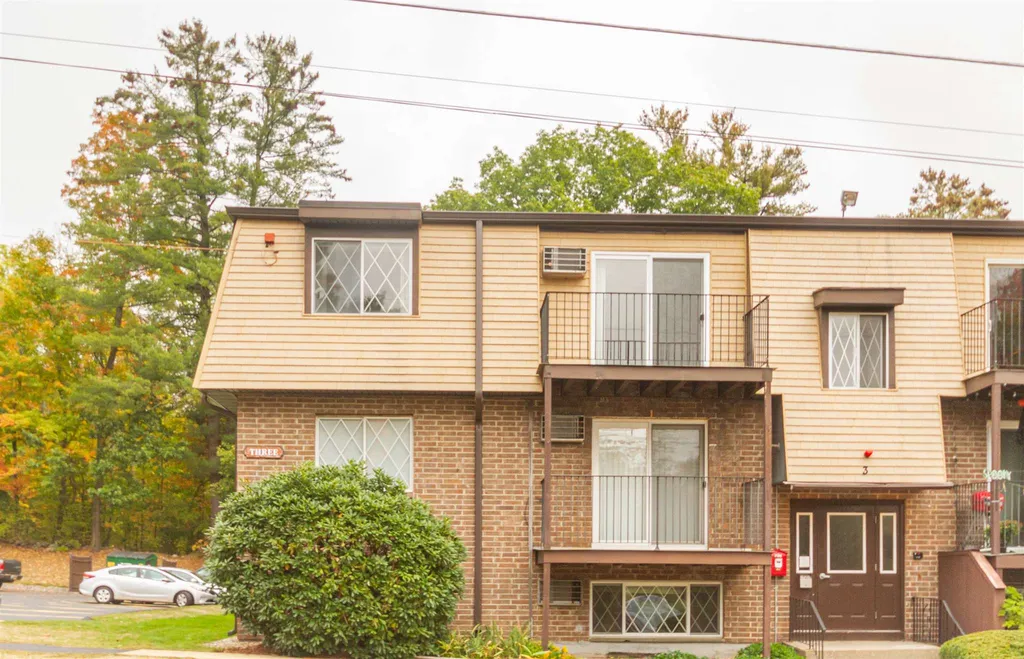 3 Silvestri Circle Derry NH 03038