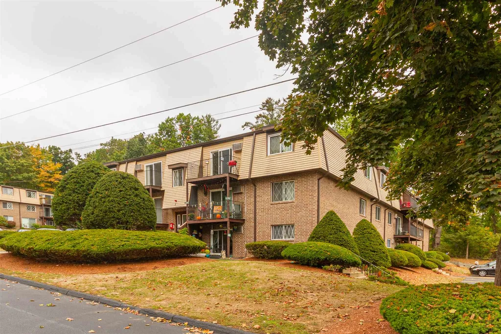 3 Silvestri Circle Derry NH 03038