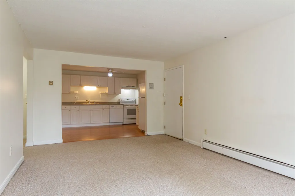 3 Silvestri Circle Derry NH 03038