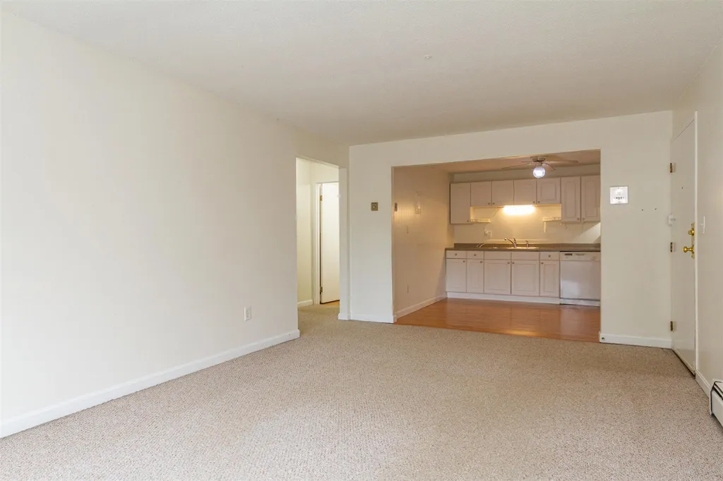 3 Silvestri Circle Derry NH 03038