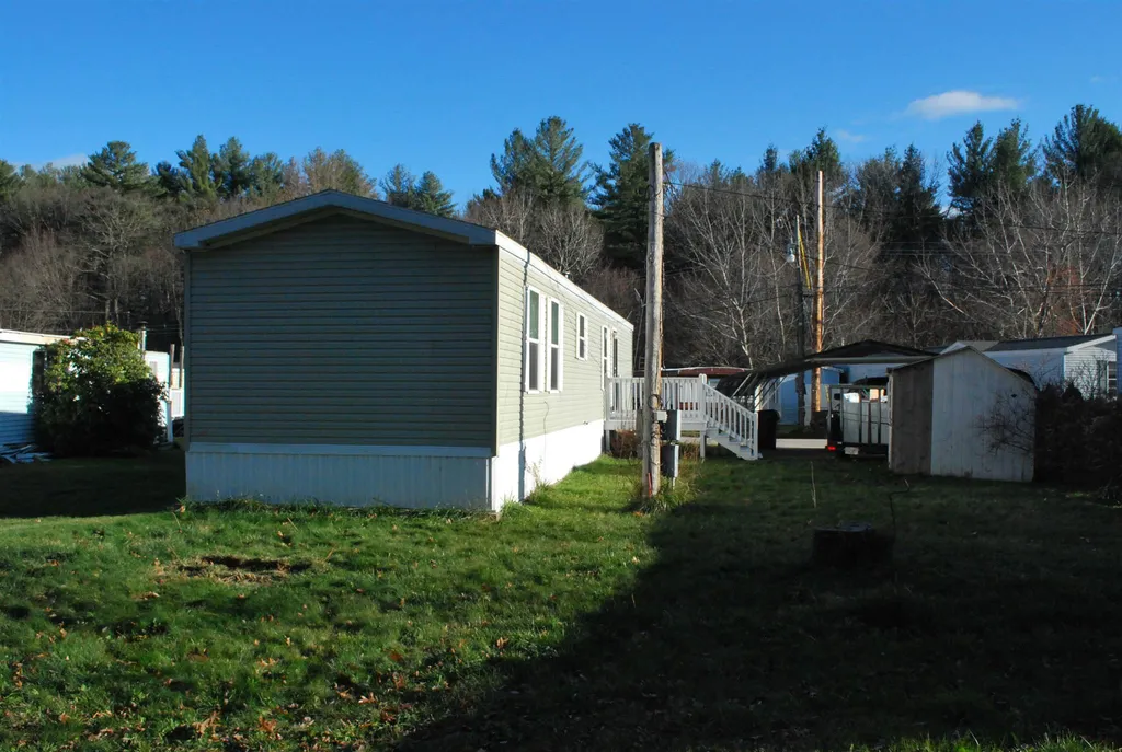 24 Mobile Drive Hudson NH 03051