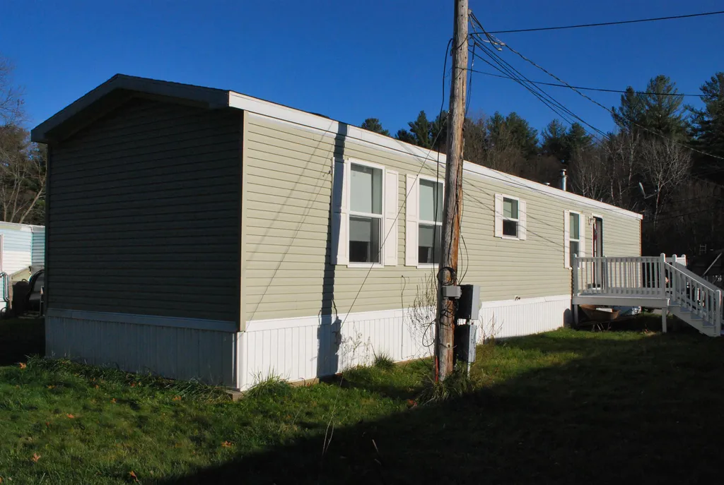 24 Mobile Drive Hudson NH 03051
