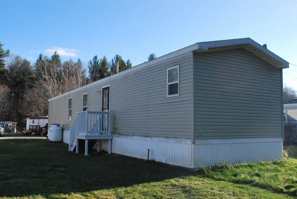 24 Mobile Drive Hudson NH 03051