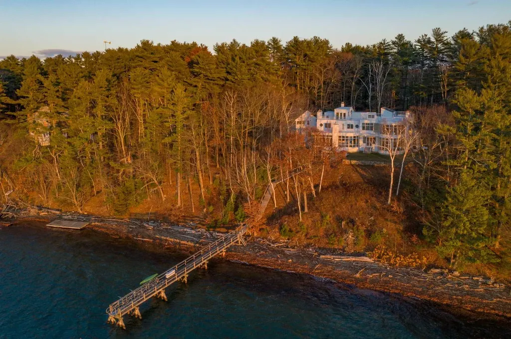 365 Fox Point Road Newington NH 03801