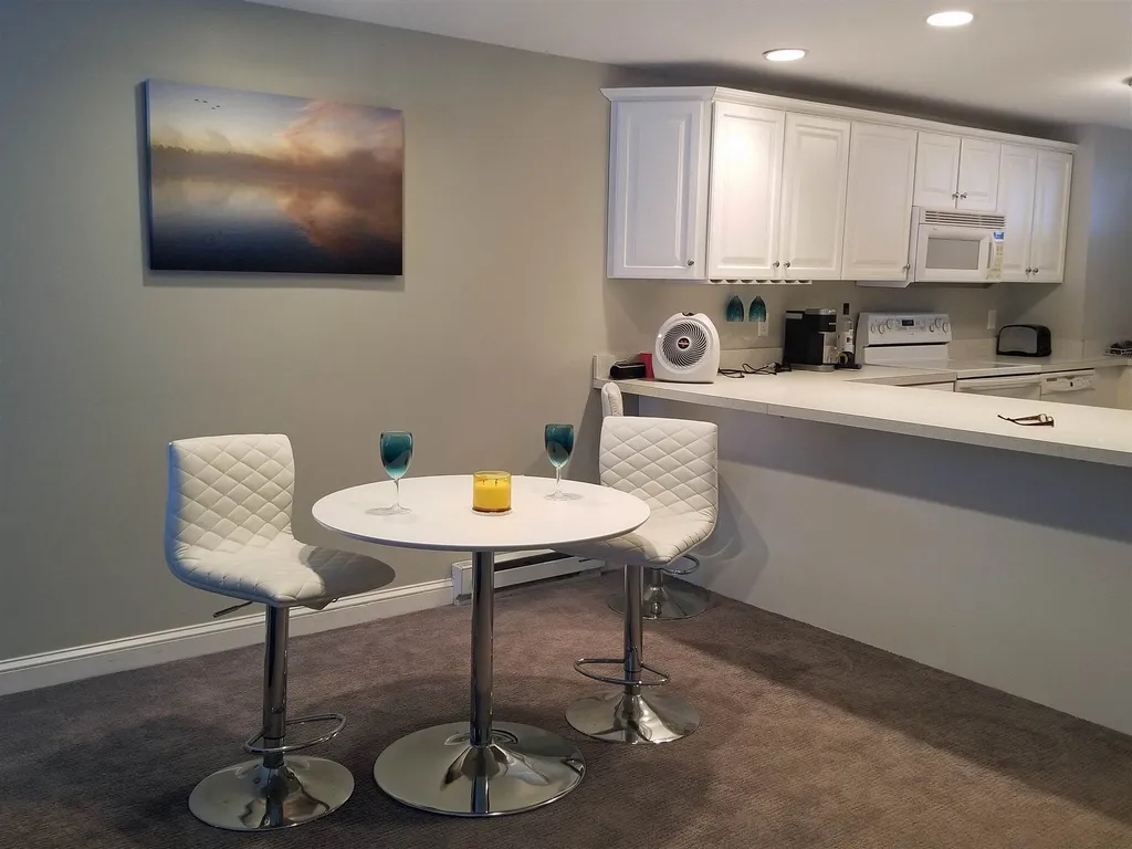 23 Pleasant Street Meredith NH 03253