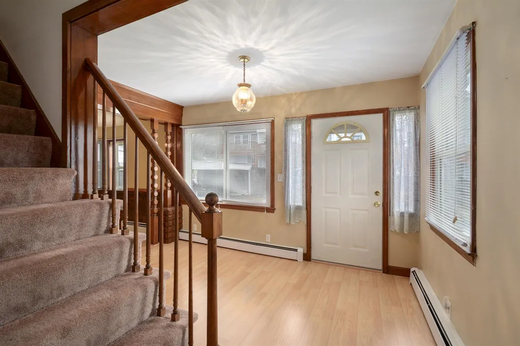 127 Blaine Street Manchester NH 03102