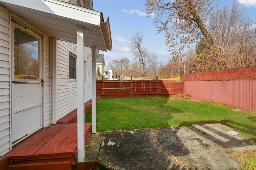 127 Blaine Street Manchester NH 03102