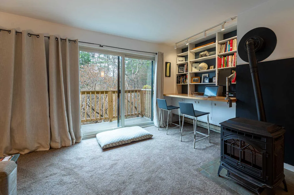 102 Brook Hollow Hanover NH 03755