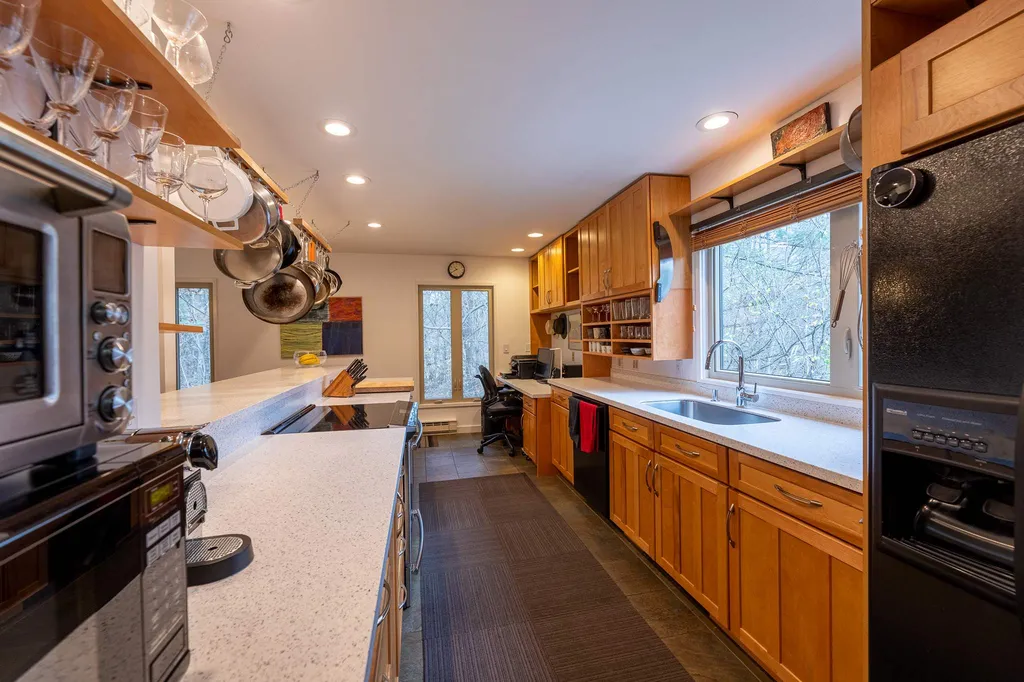 102 Brook Hollow Hanover NH 03755