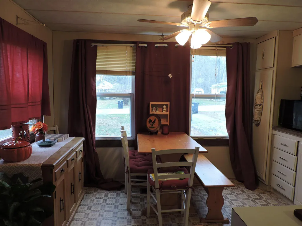 12 Cogswell Way Enfield NH 03748