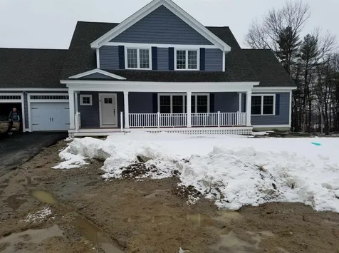 9 Bramble Path Pelham NH 03076