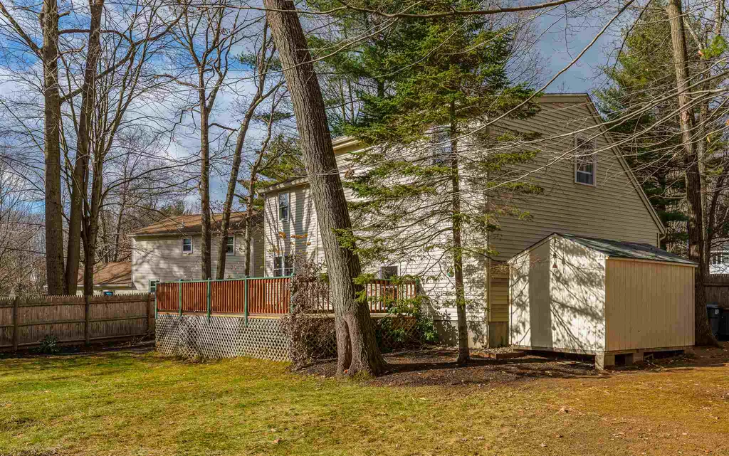 4 Bellflower Circle Concord NH 03303