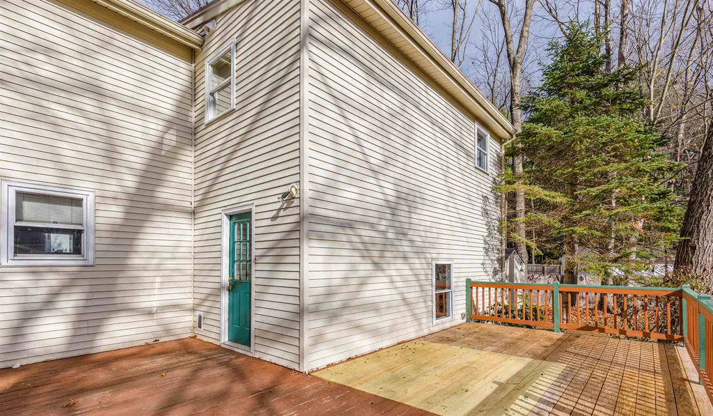4 Bellflower Circle Concord NH 03303