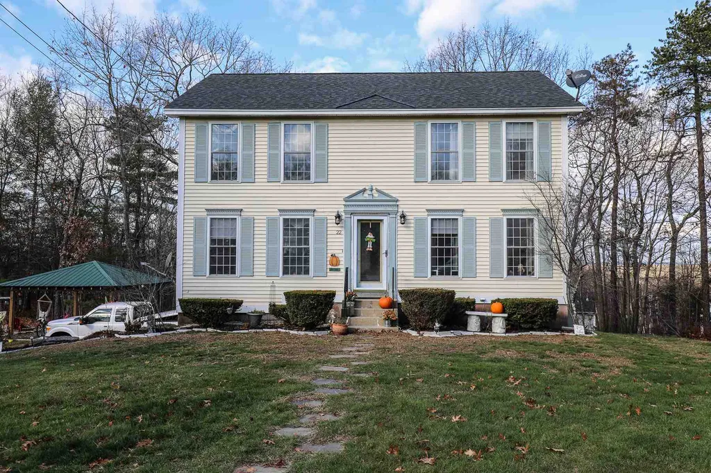 22 Quaker Drive Derry NH 03038