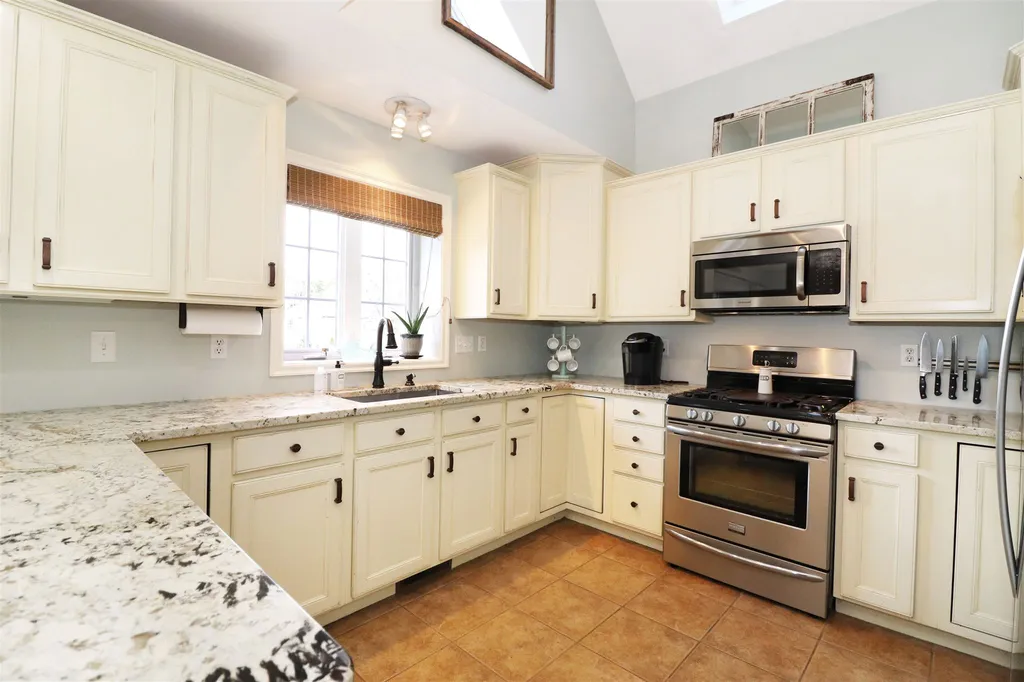 42 Tebbetts Road Rochester NH 03867