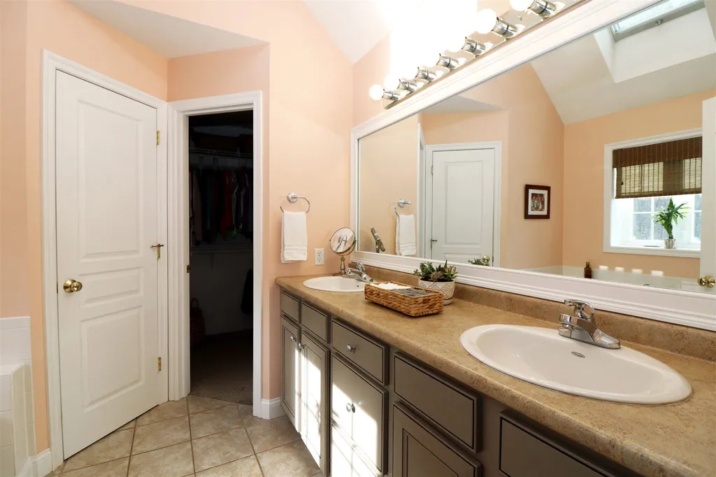 42 Tebbetts Road Rochester NH 03867