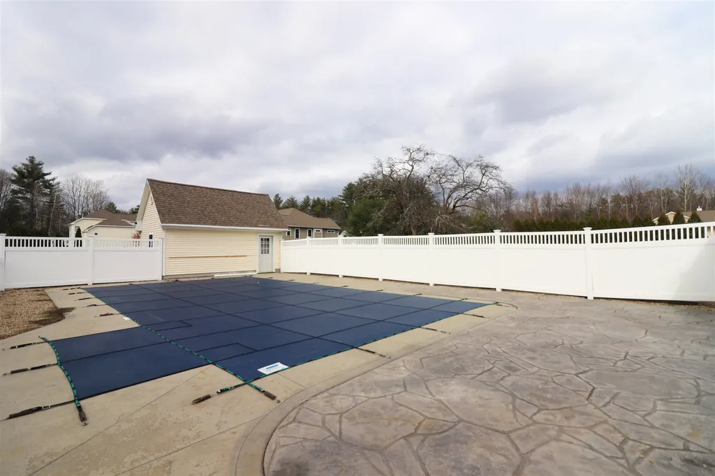 42 Tebbetts Road Rochester NH 03867