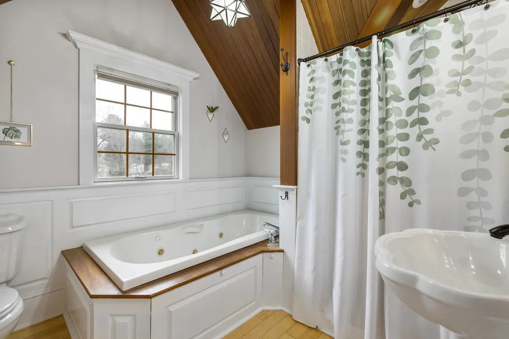 84 Packers Falls Road Newmarket NH 03857