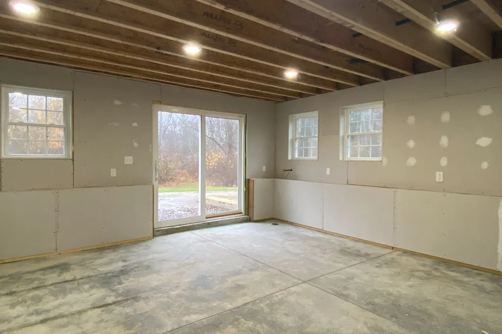 84 Packers Falls Road Newmarket NH 03857