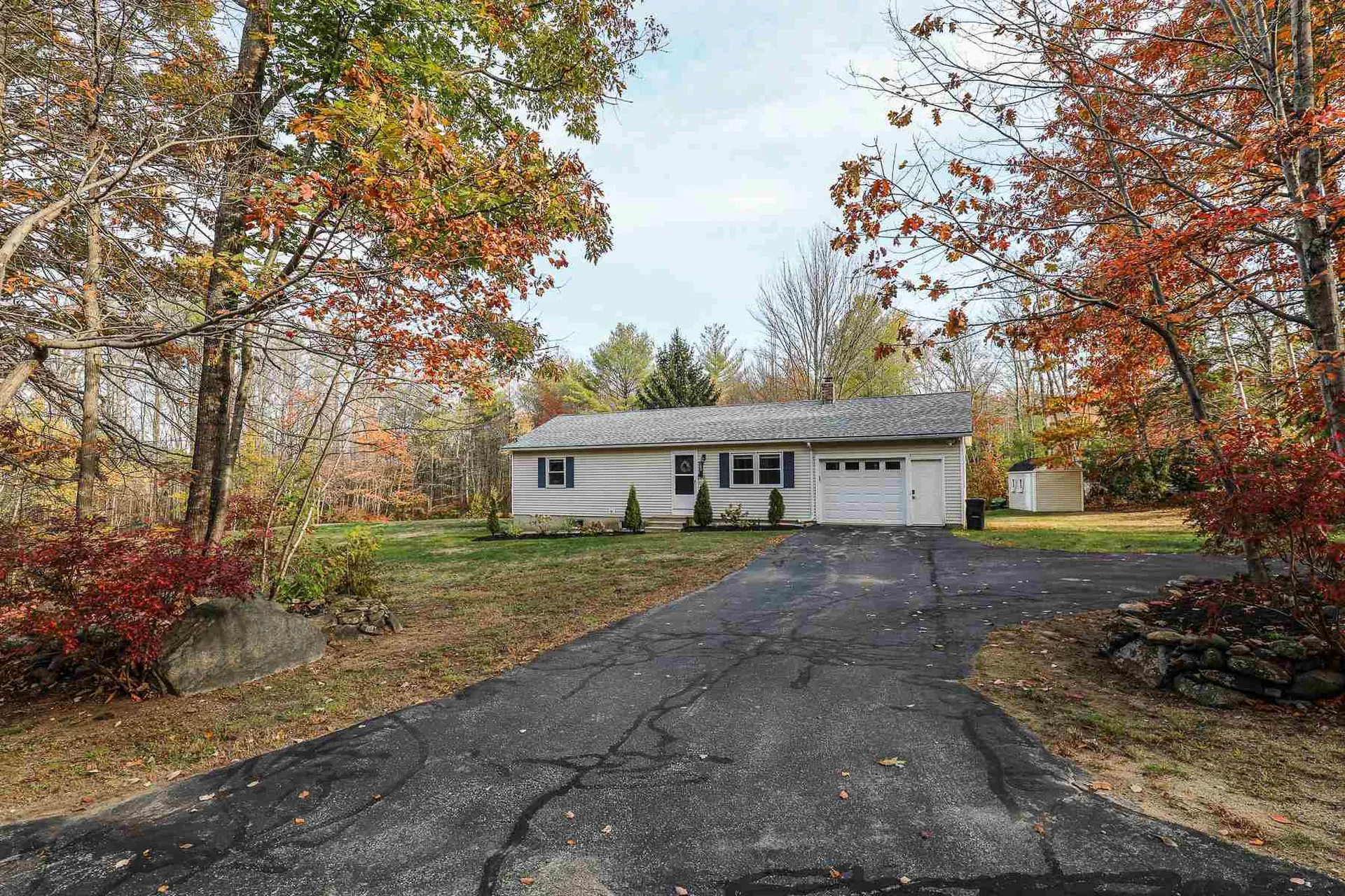 103 Old Center Road Deerfield NH 03037
