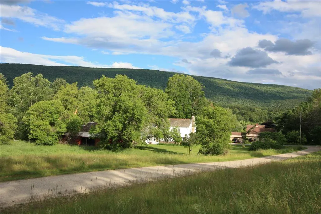 39 Carman Lane Manchester VT 05255