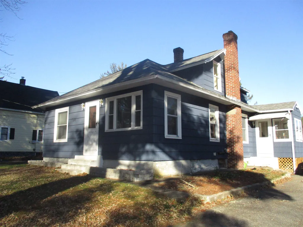 66 School Street Salem NH 03079