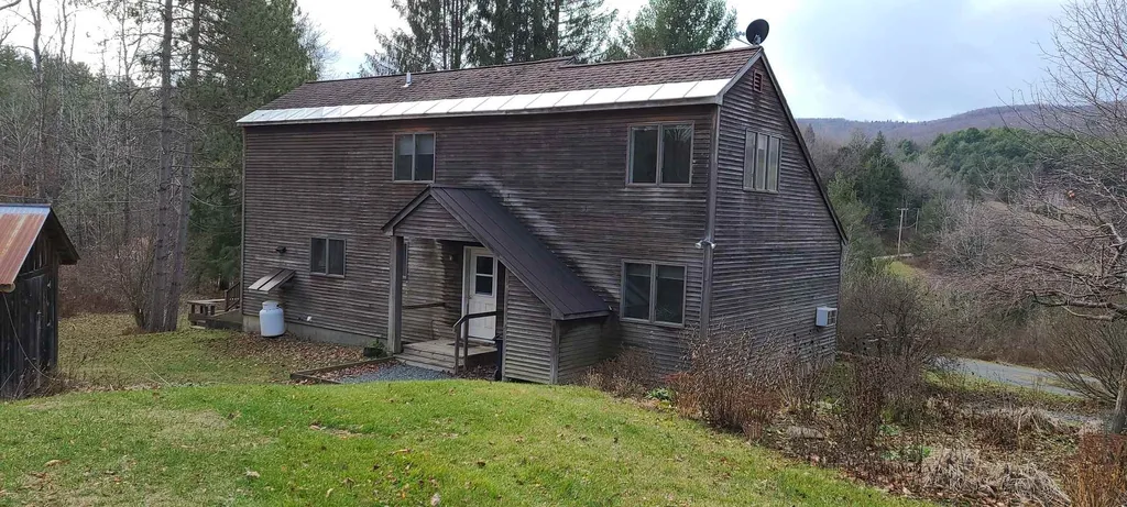 75 Hatley Road Hartford VT 05001