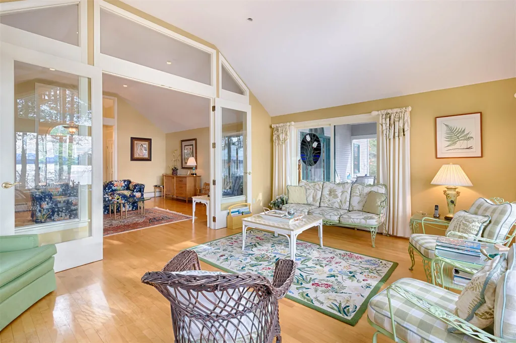 105 Hauser Estates Road Moultonborough NH 03254