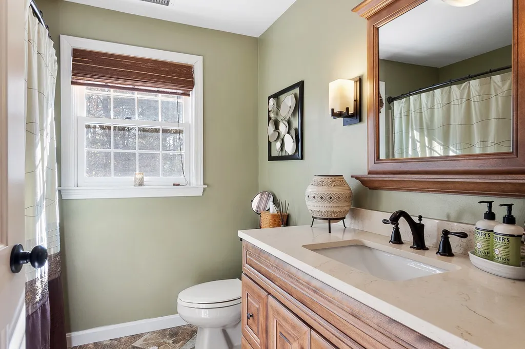 27 Boulder Drive Milford NH 03055