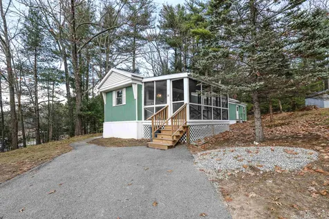 16 Greatstone Drive Nashua NH 03063