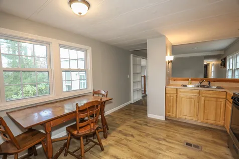 16 Greatstone Drive Nashua NH 03063