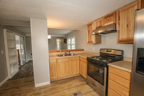 16 Greatstone Drive Nashua NH 03063