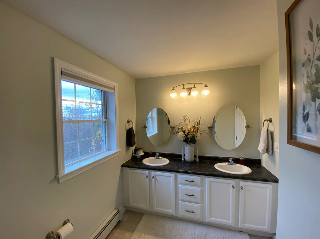 10 Kayla Lane Deering NH 03244