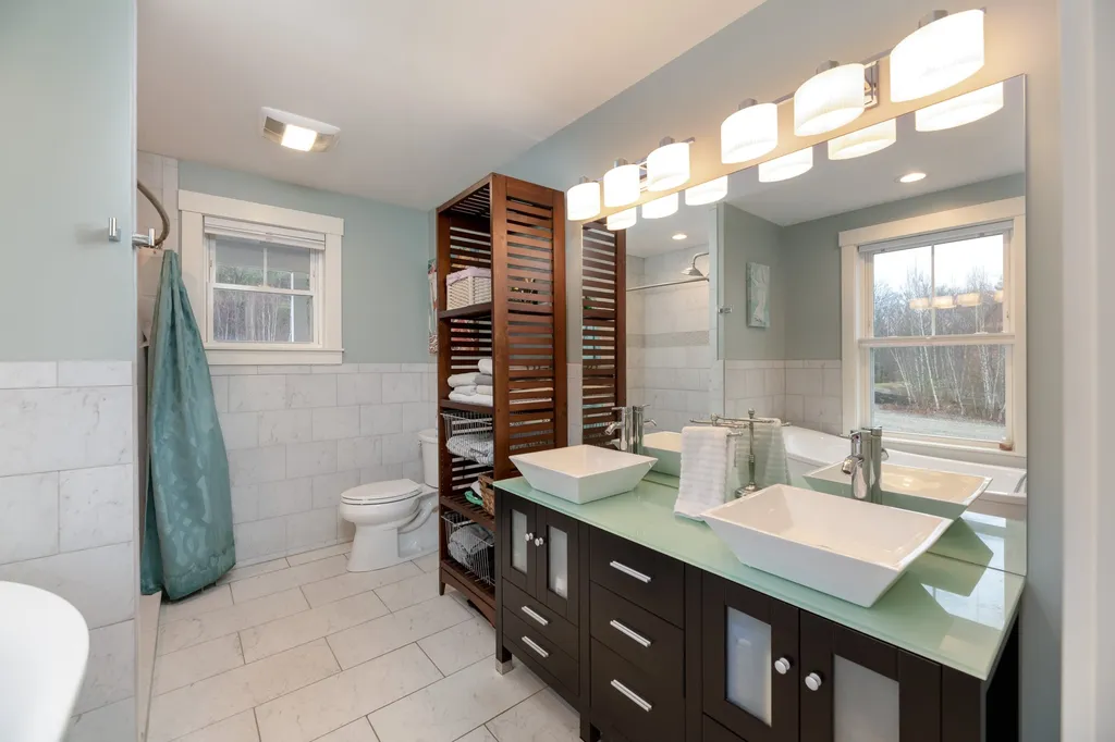 16 Pasture Lane Holderness NH 03245