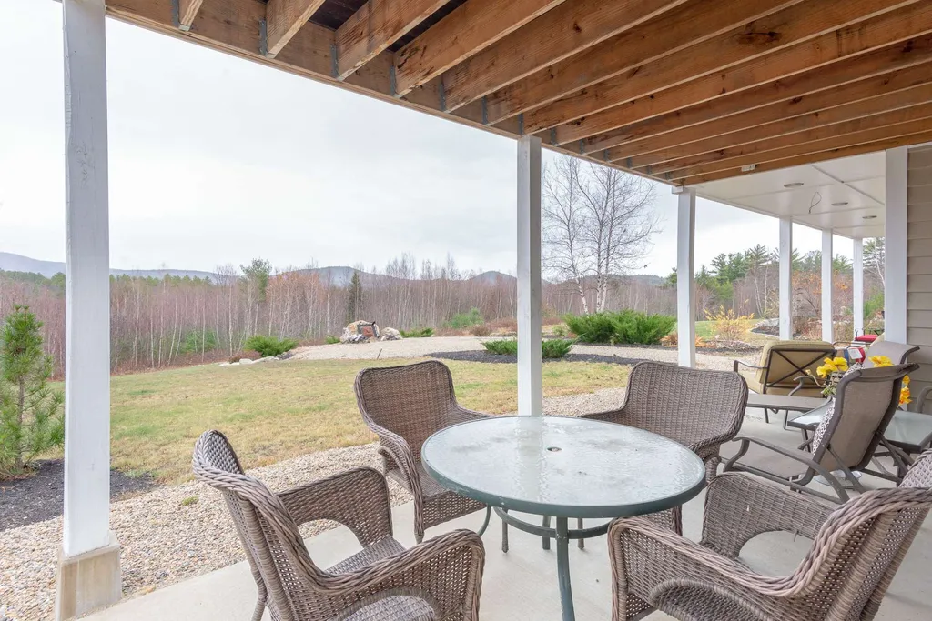16 Pasture Lane Holderness NH 03245