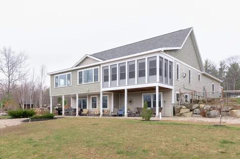 16 Pasture Lane Holderness NH 03245
