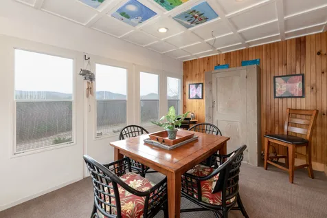 16 Pasture Lane Holderness NH 03245