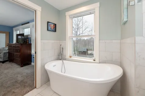 16 Pasture Lane Holderness NH 03245