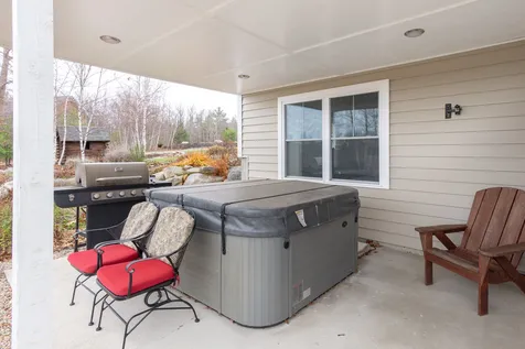 16 Pasture Lane Holderness NH 03245