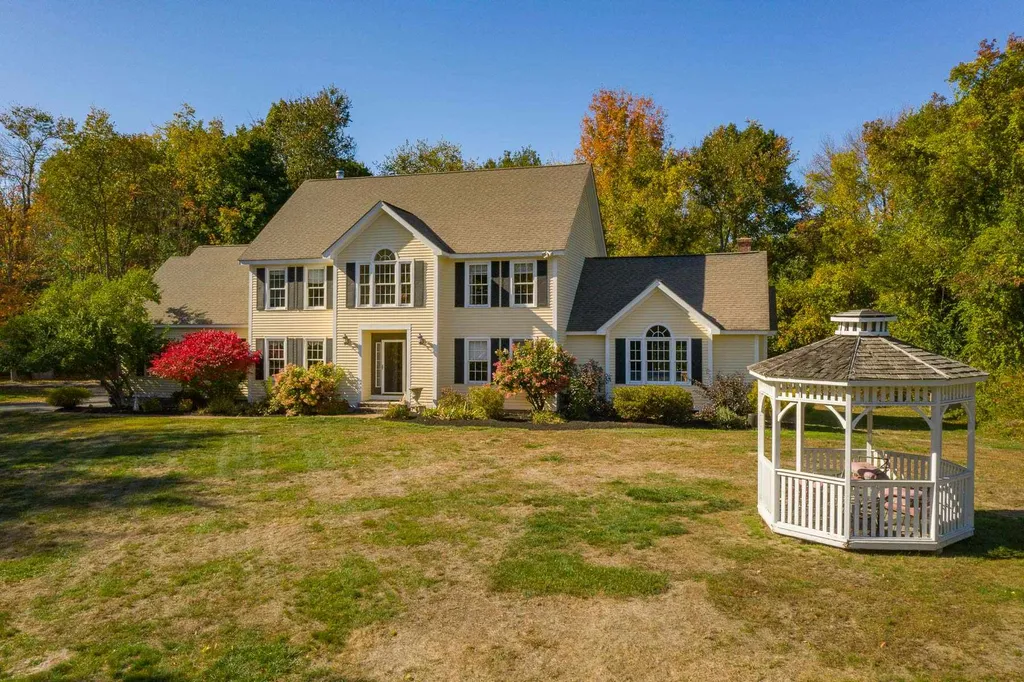 25 Park Avenue Greenland NH 03840