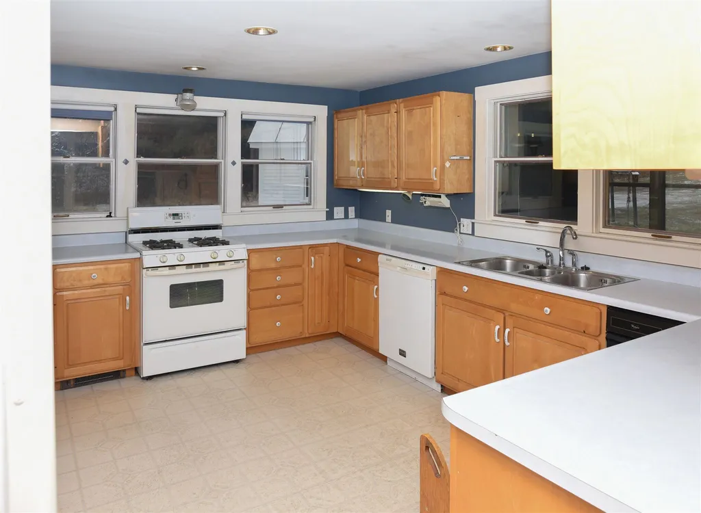 24 Worthley Road Topsham VT 05076